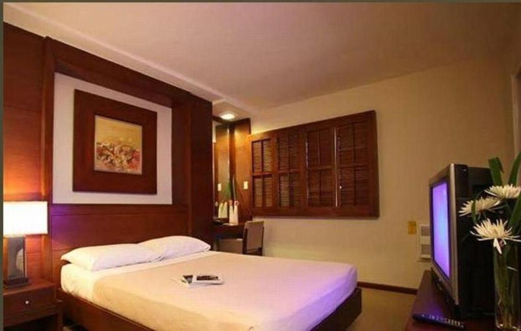 Amorsolo Mansion Hotel Manilla Buitenkant foto